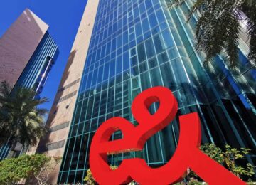 e& UAE Completes Phase One Of Private AI Cloud Deployment